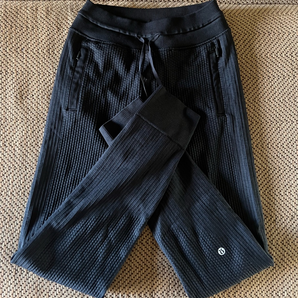 Size 2, ribbed, Lululemon joggers.